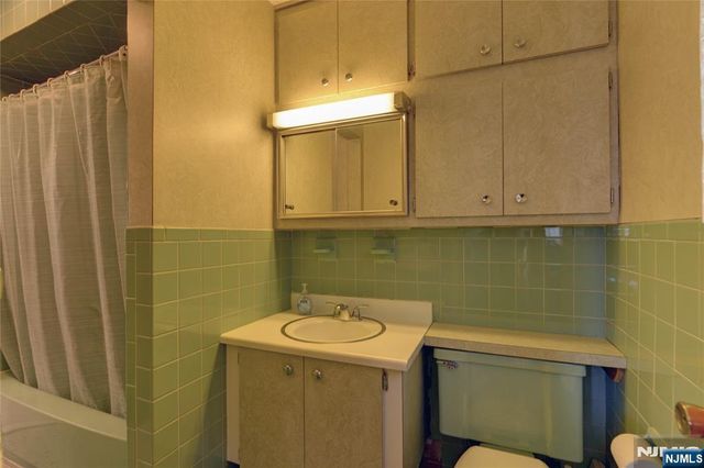 184 Abbe Lane, Clifton, NJ 07013