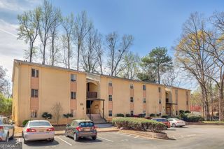 2390 Lawrenceville Highway, Decatur, GA 30033