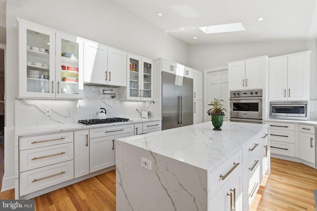 310 SPRINGVALE RD, Great Falls, VA 22066