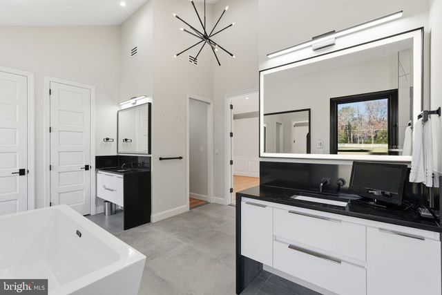 310 SPRINGVALE RD, Great Falls, VA 22066