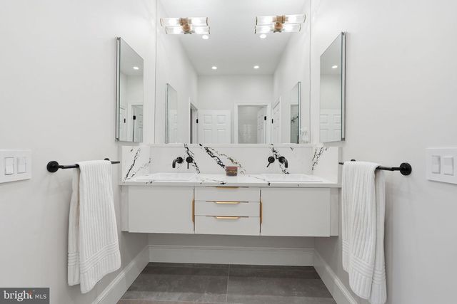 310 SPRINGVALE RD, Great Falls, VA 22066