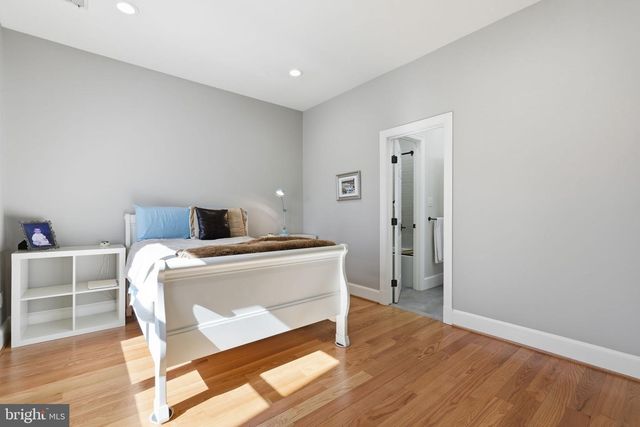 310 SPRINGVALE RD, Great Falls, VA 22066