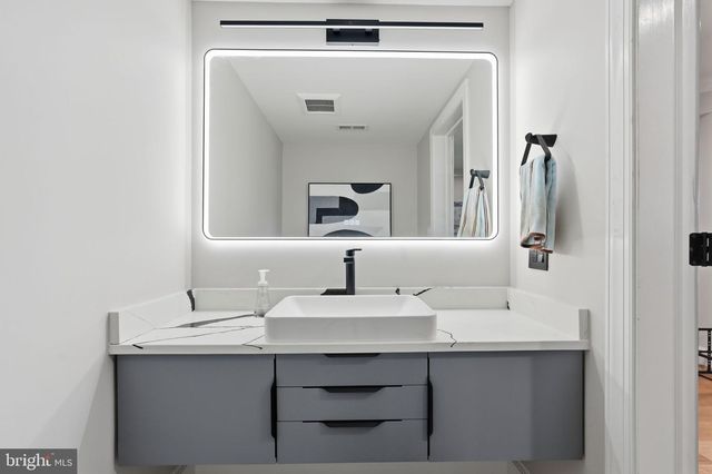 310 SPRINGVALE RD, Great Falls, VA 22066