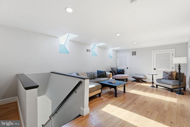 310 SPRINGVALE RD, Great Falls, VA 22066