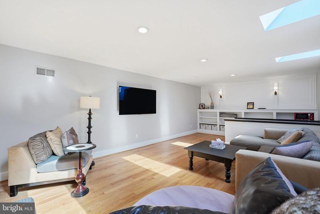 310 SPRINGVALE RD, Great Falls, VA 22066