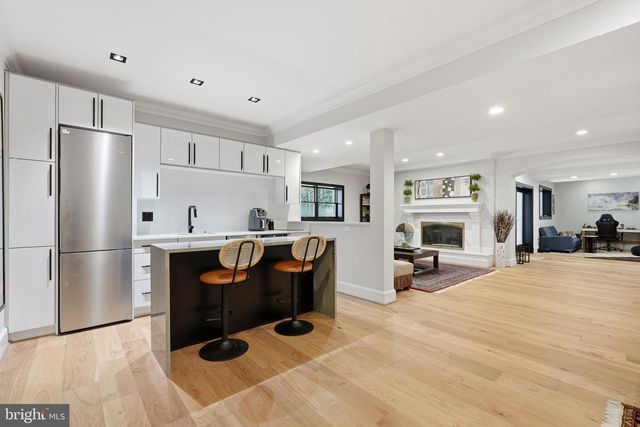 310 SPRINGVALE RD, Great Falls, VA 22066