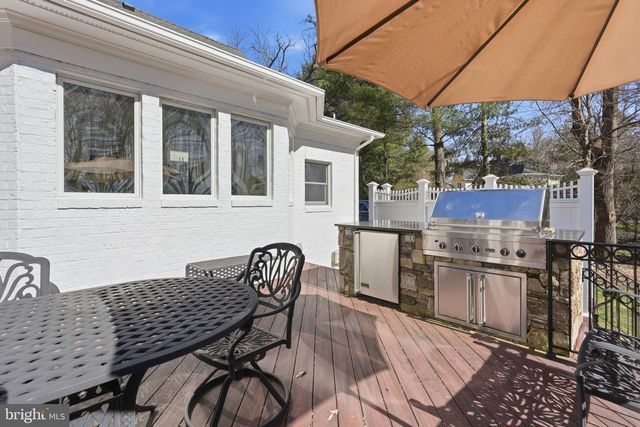 310 SPRINGVALE RD, Great Falls, VA 22066