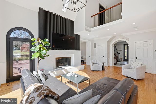 310 SPRINGVALE RD, Great Falls, VA 22066