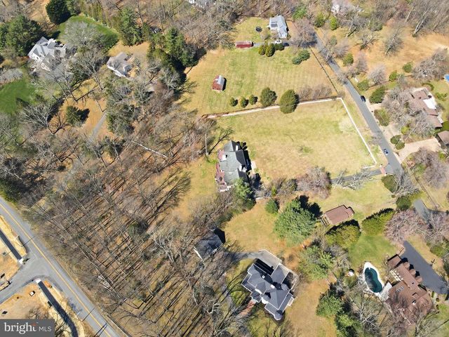 310 SPRINGVALE RD, Great Falls, VA 22066