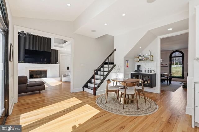 310 SPRINGVALE RD, Great Falls, VA 22066