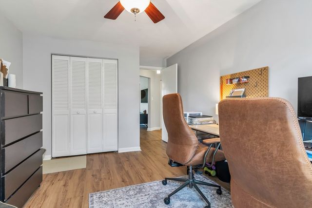 23 Edgelawn Ave 6, North Andover, MA 01845