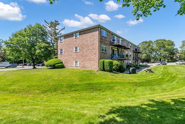23 Edgelawn Ave 6, North Andover, MA 01845
