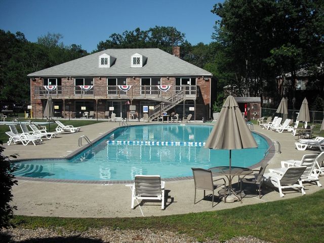 23 Edgelawn Ave 6, North Andover, MA 01845