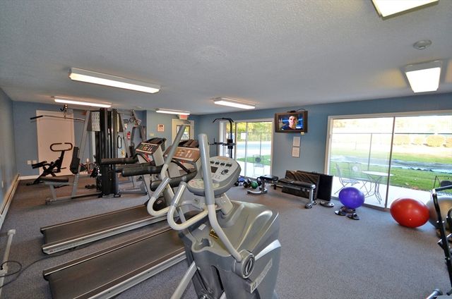 23 Edgelawn Ave 6, North Andover, MA 01845