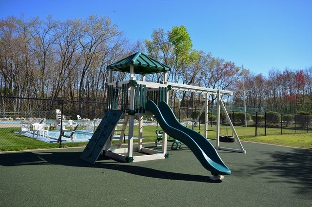 23 Edgelawn Ave 6, North Andover, MA 01845