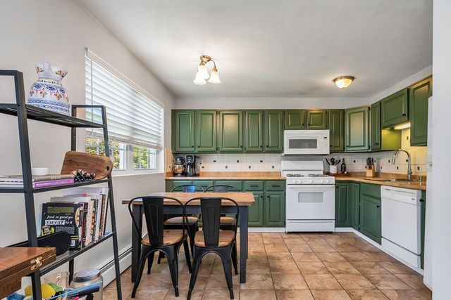 23 Edgelawn Ave 6, North Andover, MA 01845