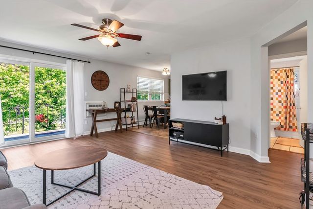23 Edgelawn Ave 6, North Andover, MA 01845