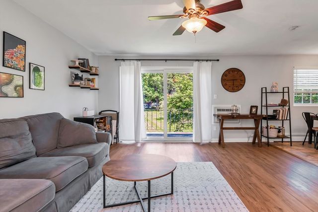 23 Edgelawn Ave 6, North Andover, MA 01845