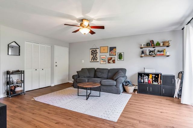 23 Edgelawn Ave 6, North Andover, MA 01845