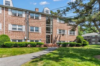 23 Edgelawn Ave 6, North Andover, MA 01845