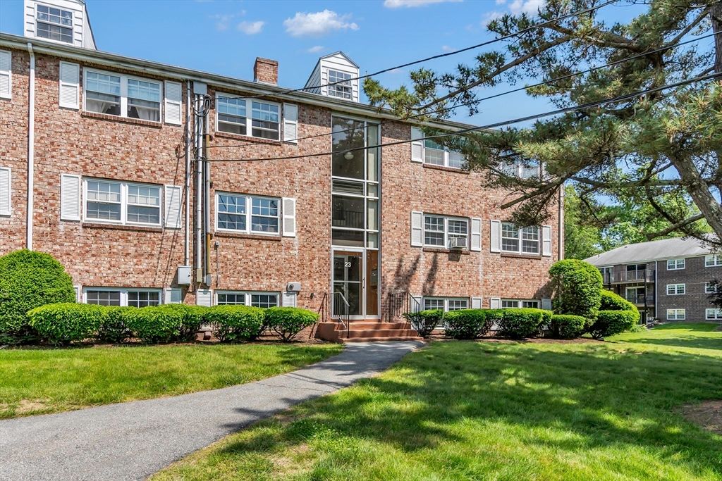 23 Edgelawn Ave 6, North Andover, MA 01845