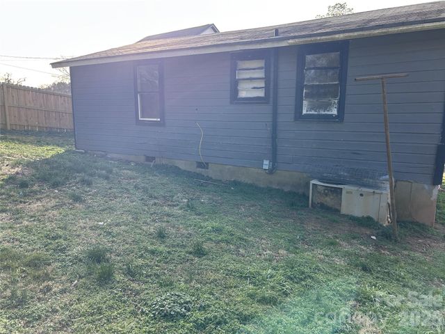 1409 Laboratory Road, Lincolnton, NC 28092