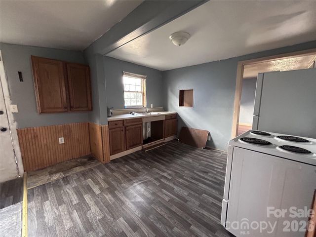 1409 Laboratory Road, Lincolnton, NC 28092