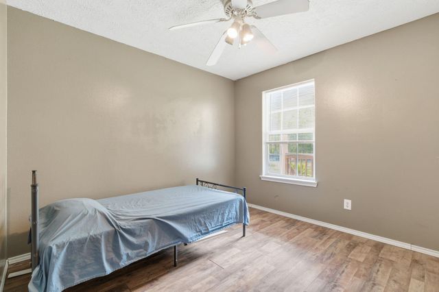 17001 Valley Lane, Conroe, TX 77306