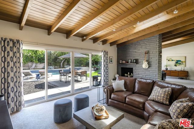 4910 Abbeyville Avenue, Woodland Hills (los Angeles), CA 91364