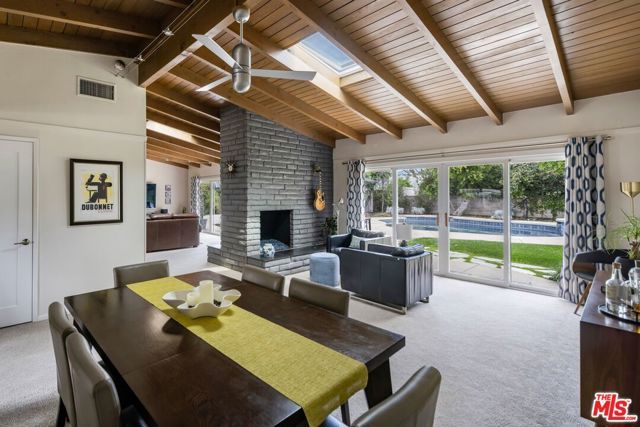 4910 Abbeyville Avenue, Woodland Hills (los Angeles), CA 91364