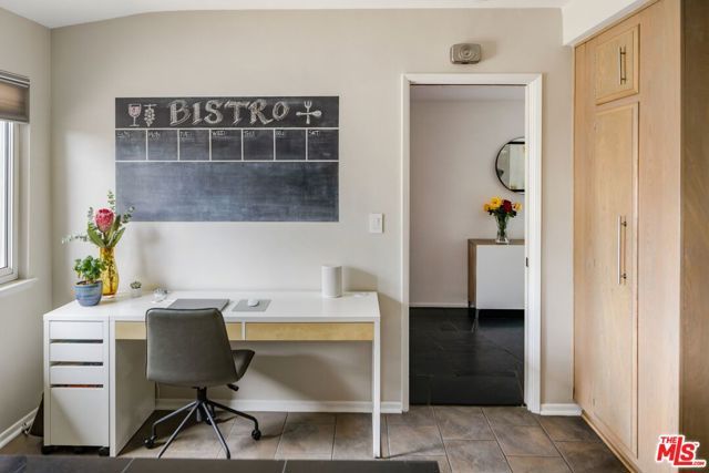 4910 Abbeyville Avenue, Woodland Hills (los Angeles), CA 91364