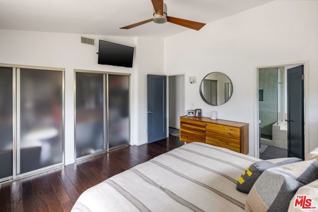 4910 Abbeyville Avenue, Woodland Hills (los Angeles), CA 91364