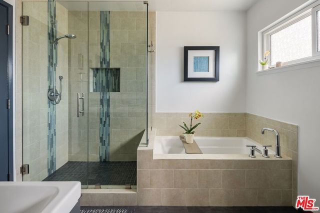 4910 Abbeyville Avenue, Woodland Hills (los Angeles), CA 91364