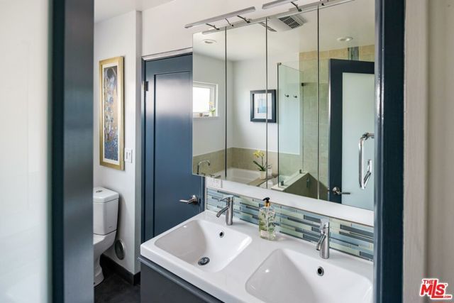 4910 Abbeyville Avenue, Woodland Hills (los Angeles), CA 91364