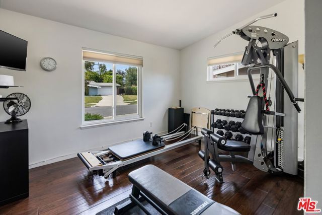 4910 Abbeyville Avenue, Woodland Hills (los Angeles), CA 91364