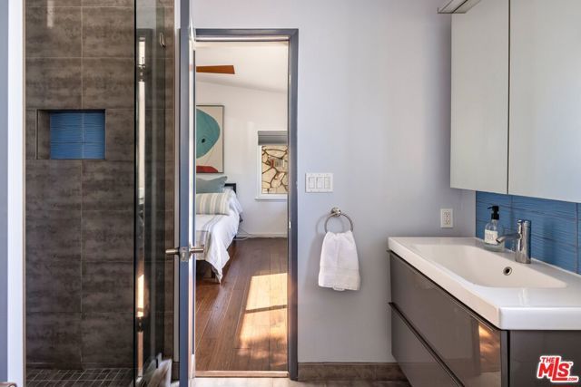 4910 Abbeyville Avenue, Woodland Hills (los Angeles), CA 91364