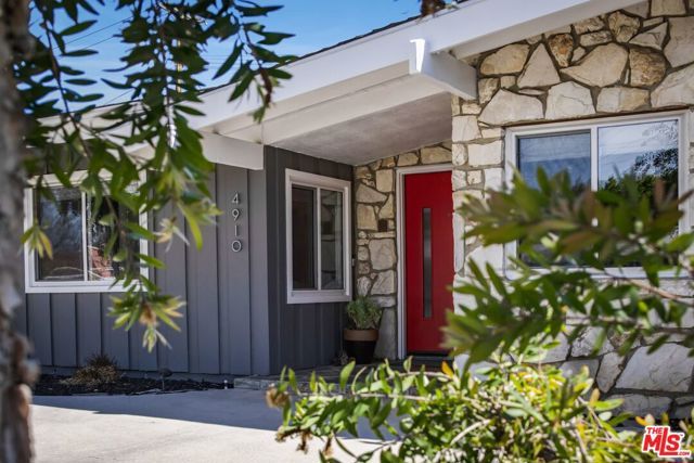 4910 Abbeyville Avenue, Woodland Hills (los Angeles), CA 91364