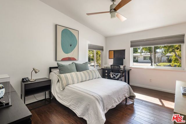 4910 Abbeyville Avenue, Woodland Hills (los Angeles), CA 91364