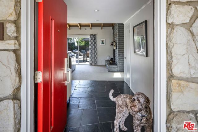 4910 Abbeyville Avenue, Woodland Hills (los Angeles), CA 91364