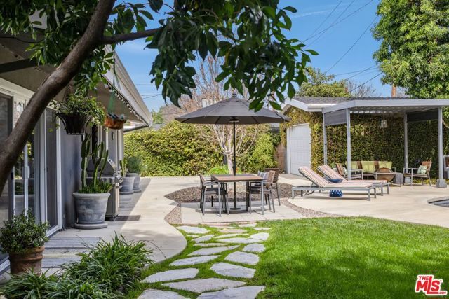 4910 Abbeyville Avenue, Woodland Hills (los Angeles), CA 91364