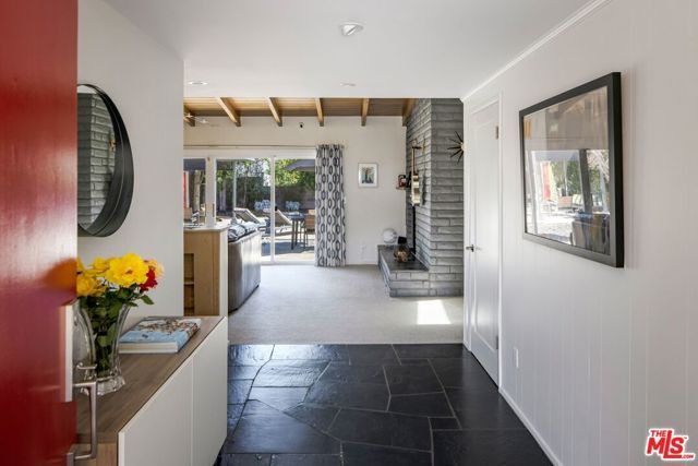 4910 Abbeyville Avenue, Woodland Hills (los Angeles), CA 91364