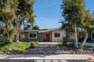4910 Abbeyville Avenue, Woodland Hills (los Angeles), CA 91364