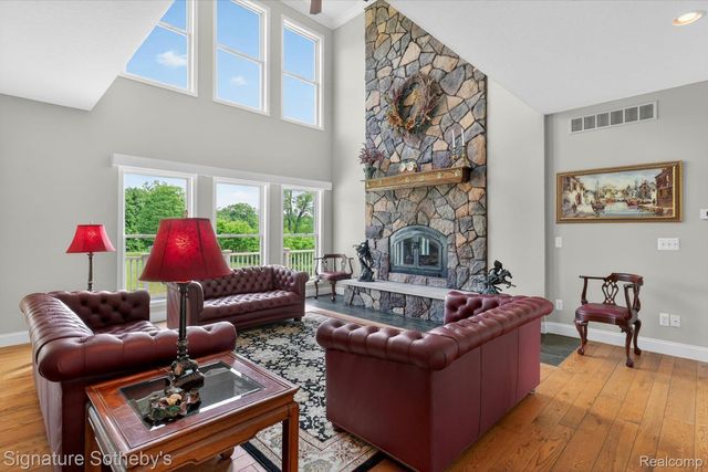 12700 Shaffer Road, Springfield Charter Township, MI 48350