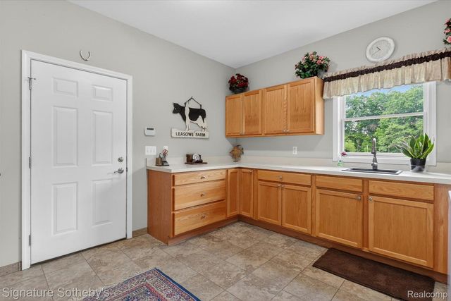 12700 Shaffer Road, Springfield Charter Township, MI 48350