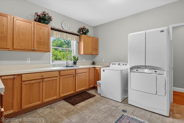 12700 Shaffer Road, Springfield Charter Township, MI 48350