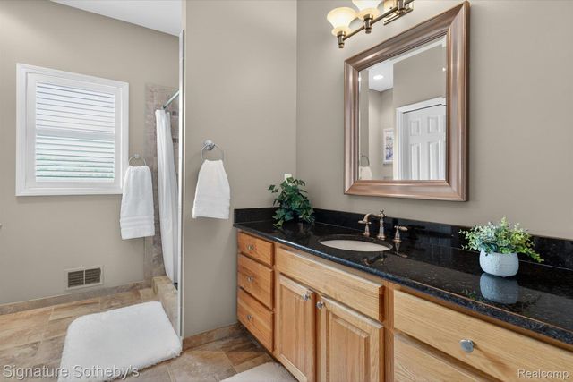 12700 Shaffer Road, Springfield Charter Township, MI 48350