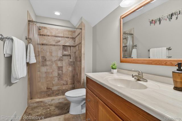 12700 Shaffer Road, Springfield Charter Township, MI 48350