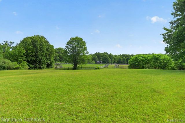 12700 Shaffer Road, Springfield Charter Township, MI 48350