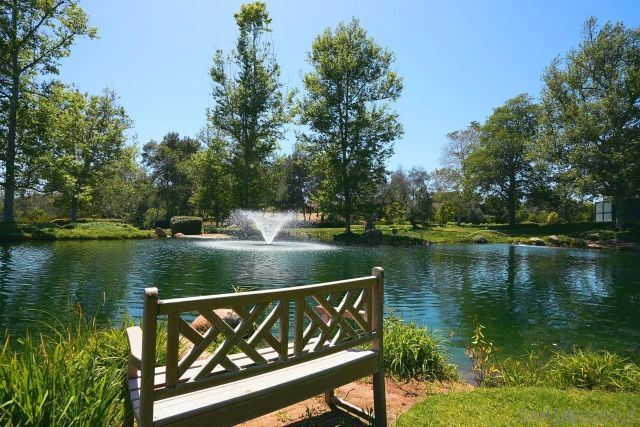 11 Country Glen Rd, Fallbrook, CA 92028