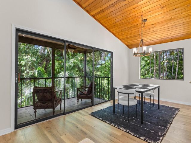 2125 PINE CREEK Boulevard 205, Vero Beach, FL 32966